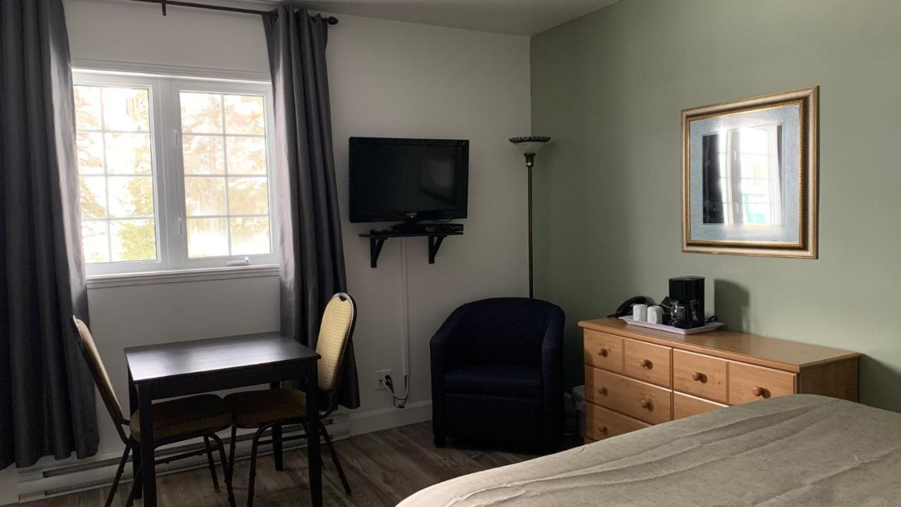 Motel Des Cascades Baie-Saint-Paul Exteriér fotografie