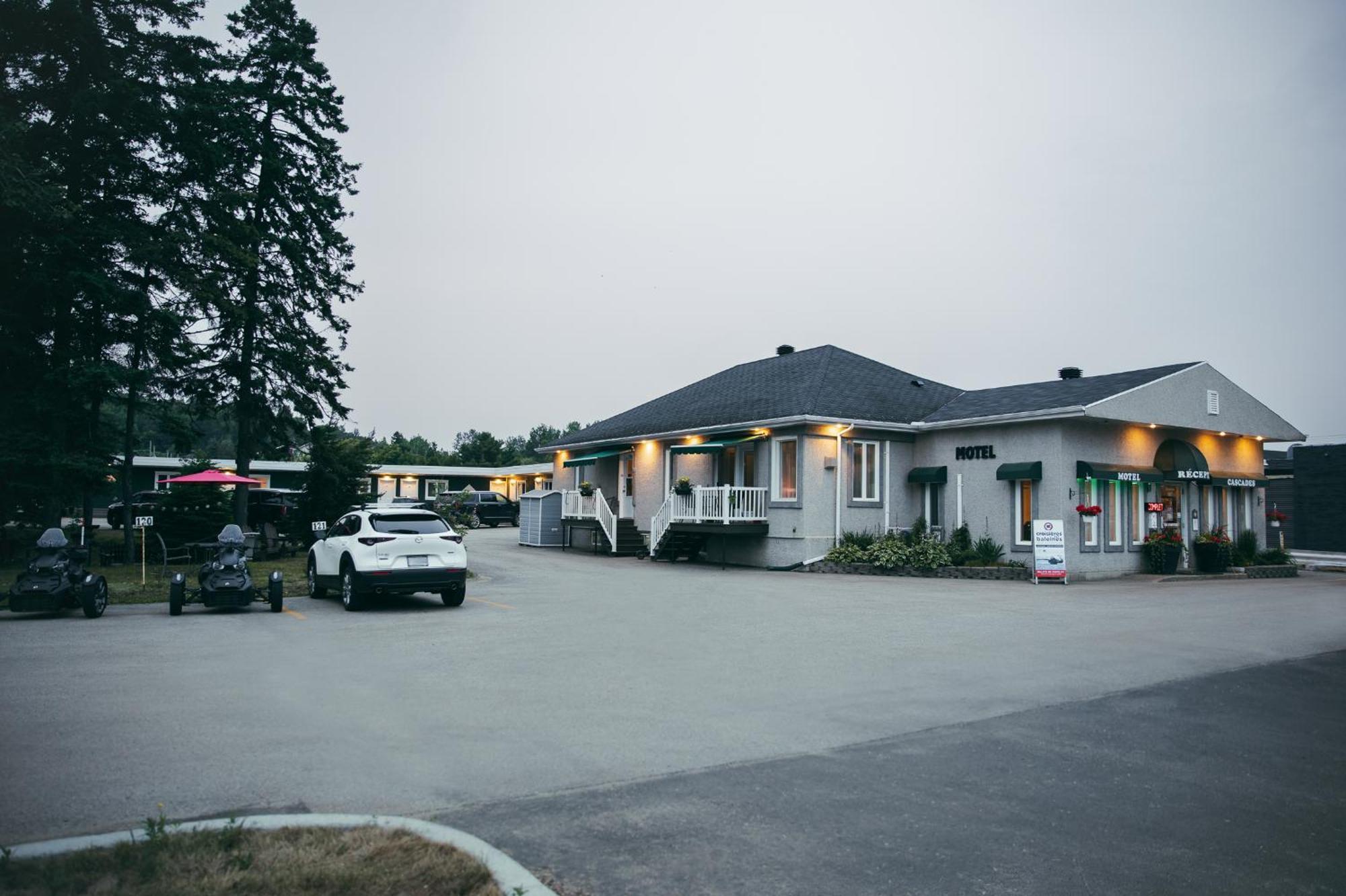 Motel Des Cascades Baie-Saint-Paul Exteriér fotografie