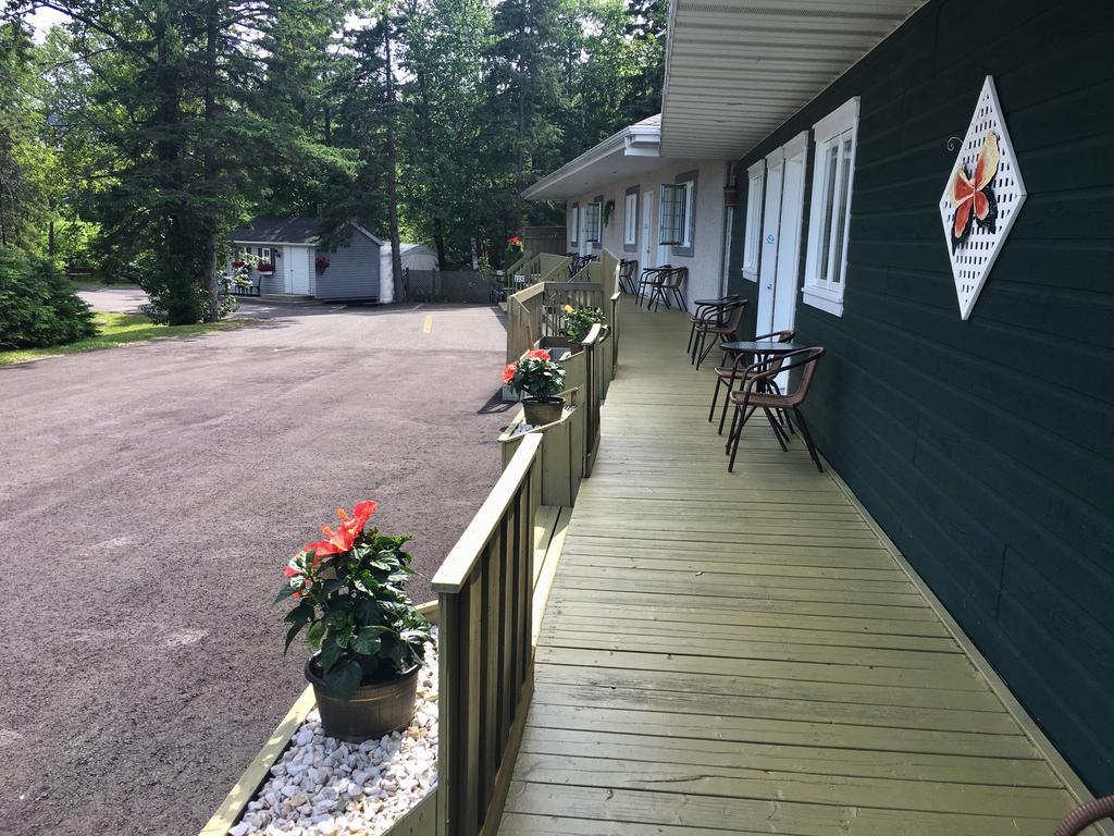 Motel Des Cascades Baie-Saint-Paul Exteriér fotografie